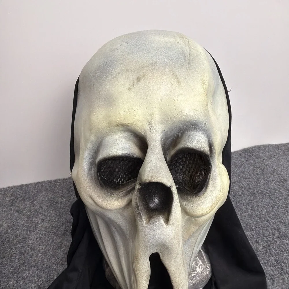 Vintage 1995 SCREAM Rubber Face Mask from The Paper Magic Group Ghostface Origin